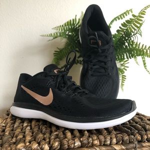 Nike Flex 2017 Running Sneaker.